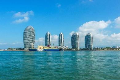 现在去三亚五日游最新的价格是多少？